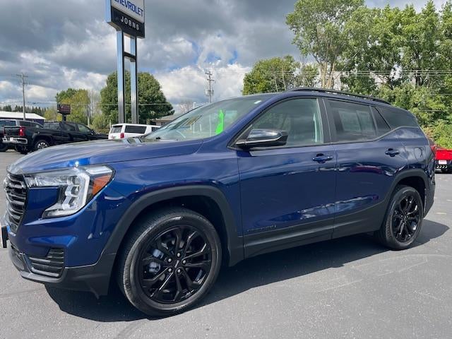 2022 GMC Terrain SLE in Marine Metallic — front three-quarter view
